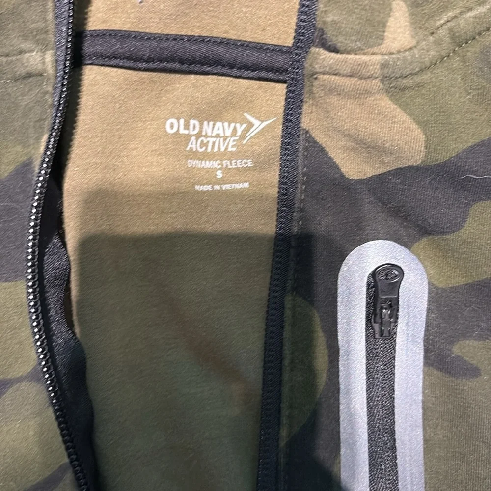 🛍 Old Navy Camouflage hoodie small